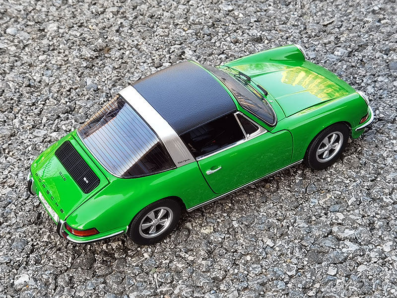 Schuco 1/18 911 S COUPE Diecast Car Model Gifts Collection Silver