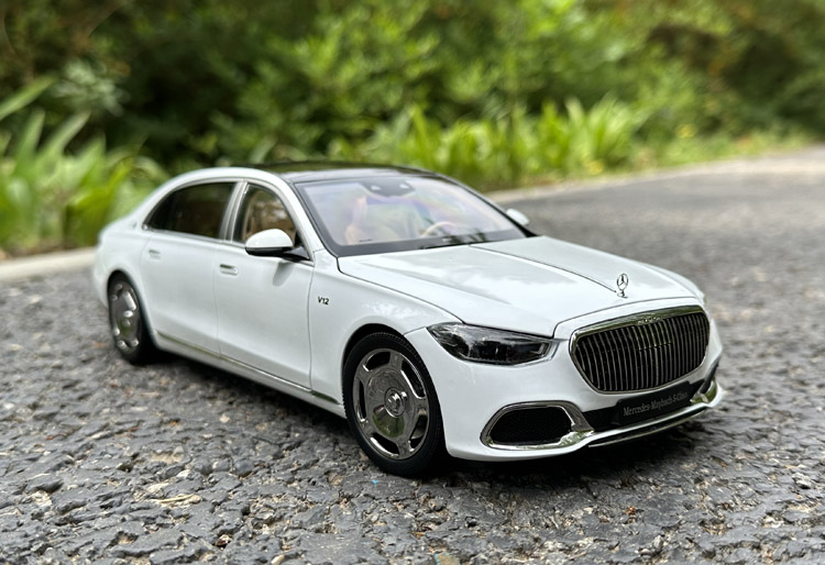 Almost Real 1/18 Maybach Benz S680 2021 S-Class Diecast