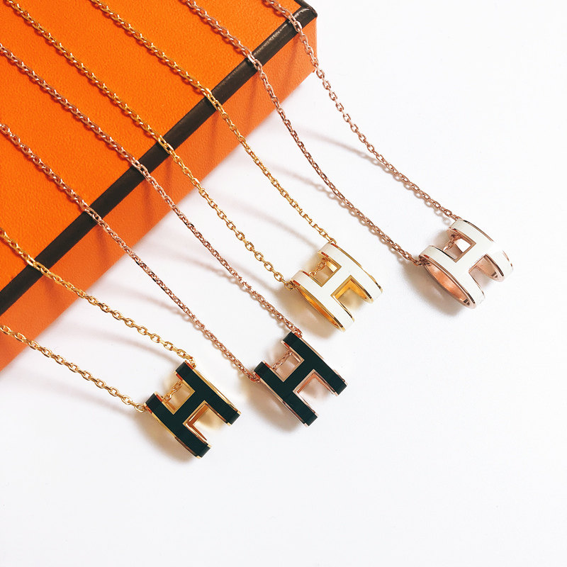 (Domestic Spot) Hermes Love Marsee Enamel Buckle New Mini POP H Buckle H Letter Necklace