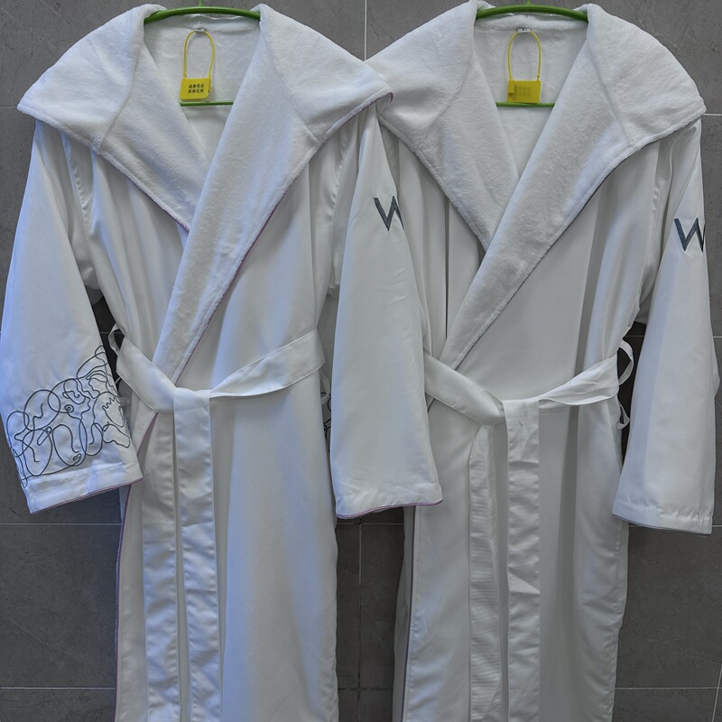 Chengdu W Five-Star Hotel Couple's Luxurious Hooded Embroidered Microfiber Long Plush Warm Bathrobe