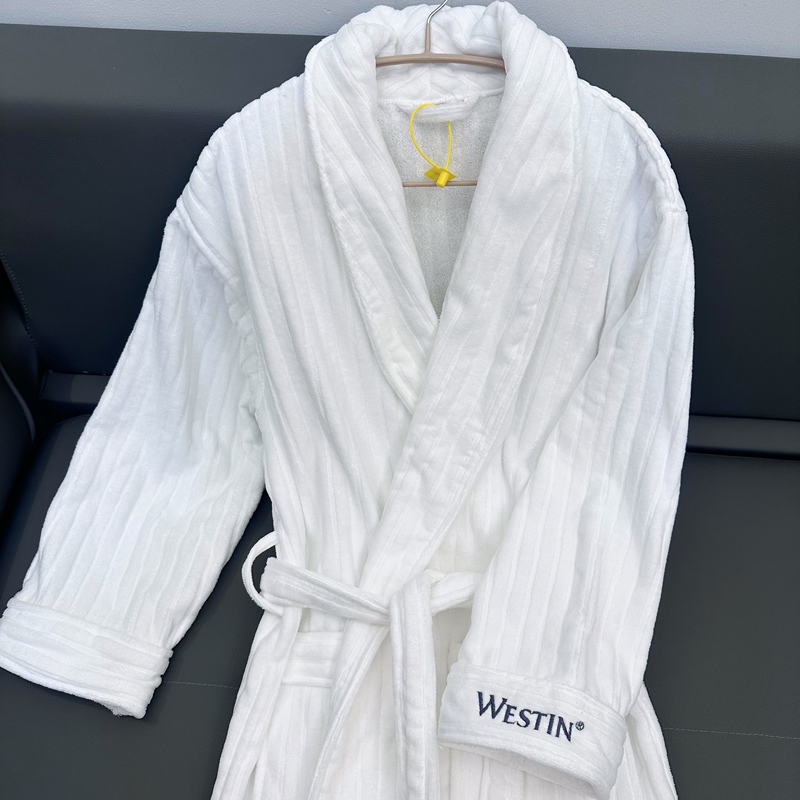 The Official Website Is Selling Westin Five-Star Hotel Vertical Striped Pure Cotton Cut Velvet Absorbent Towels, Bathrobes, and Nightgowns