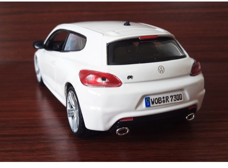 Nhà máy cao nguyên Bimei 1:24 mô hình xe hợp kim mô phỏng Volkswagen Scirocco R xe thể thao tĩnh mô hình bộ sưu tập đồ trang trí đồ chơi của bé