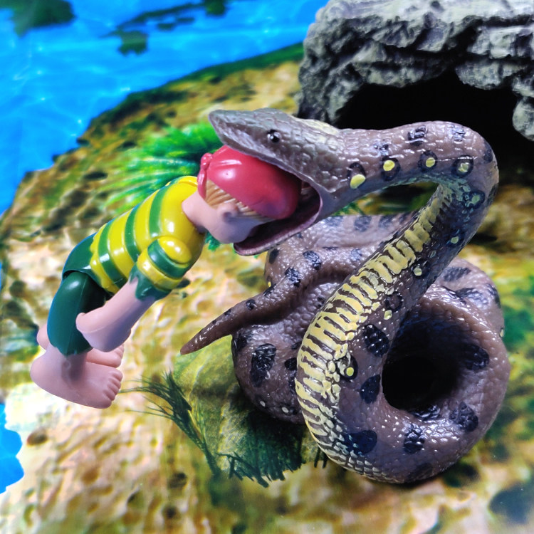 The Freak Python's Disaster Senators Glasses Snake Toy Nile Crocodile Comodolong Fly Spray Fire Dragon Mother And Mother Bear Salmon