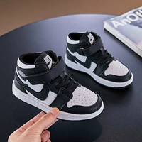 Черные одиночные туфли