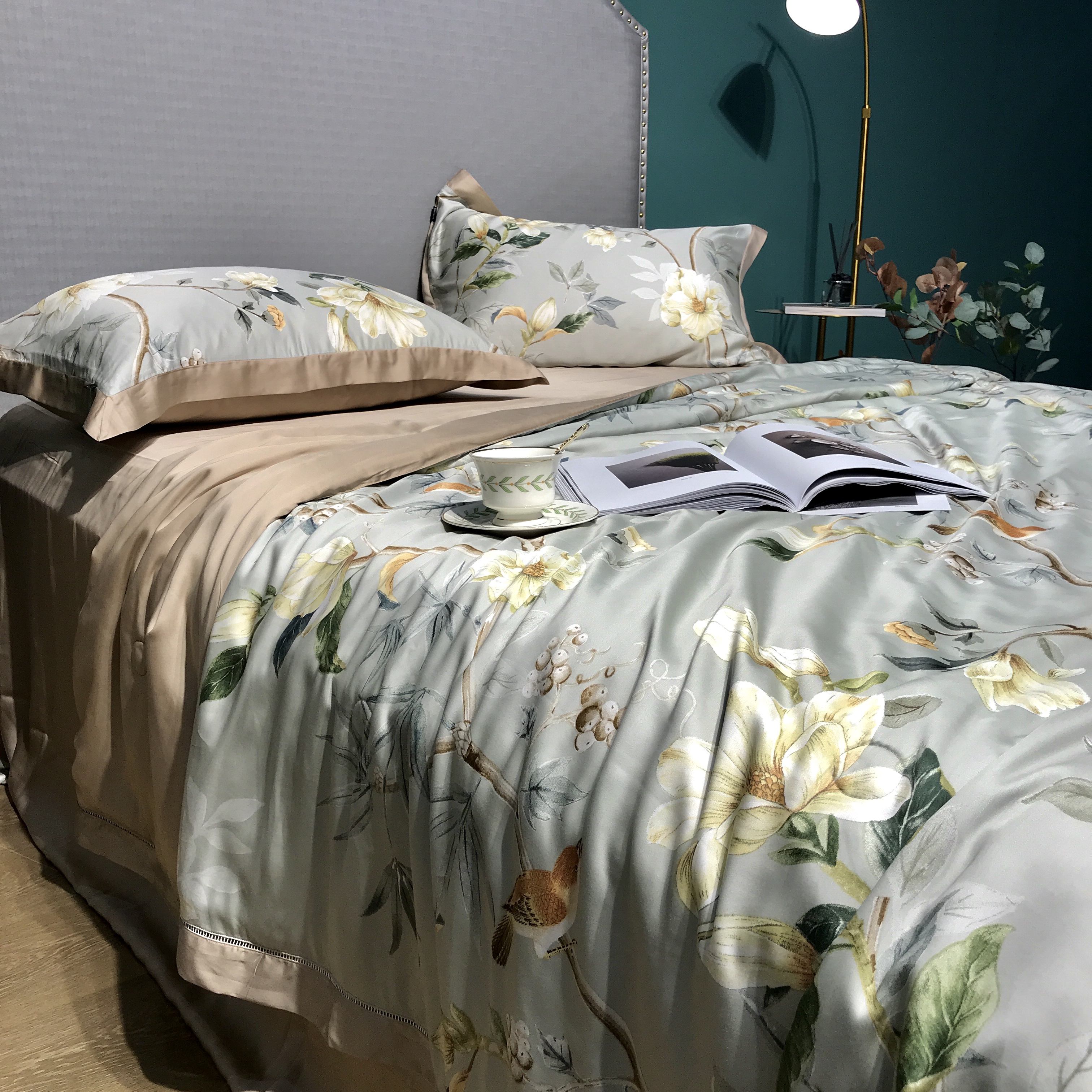 High - end 80 Land silk and summer cool is a four - piece mechanical air conditioner by double - sided ice screen naked sleeping summer quilts