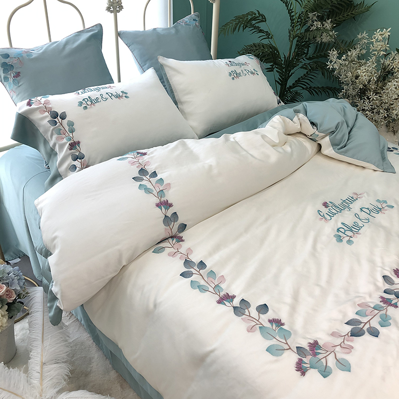 80 double - sided sky silk four pieces of simple embroidered ice wire is set in cool naked sleeping spring and summer beds