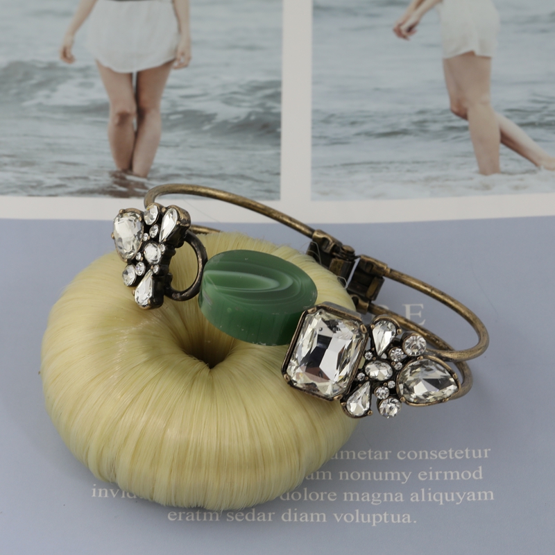 Trang sức châu Âu và Mỹ mới retro vòng đeo tay nữ thủy tinh pha lê vòng tay đá quý sáng bóng phụ kiện cung điện khuyến mãi 36 vòng cartier