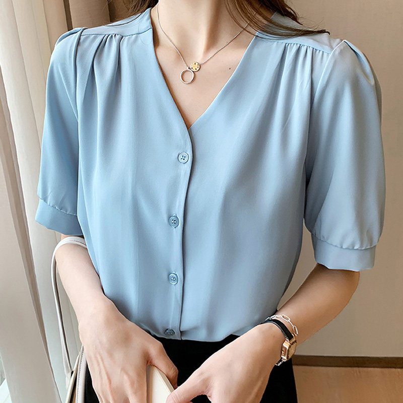 Short Sleeve Snow-spinning Shirt 2022 Summer New Loose Blue Shirt Woman Design Sensation V Collar Temperament 100 lap up clothes
