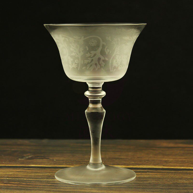 Wine Surgery Carte Cocktail of the Day Martian Cup Dish Champagne Cup High Footed Cup Margaritas triangular Cup