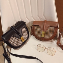 ITSK bag women's 2021 new houndstooth messenger bag net red shoulder bag Joker retro saddle bag