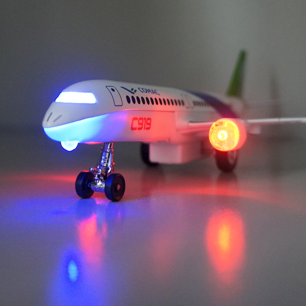 Metal alloy simulation aircraft homegrown large aircraft c919 passenger aircraft Airbus model sound and light resilience