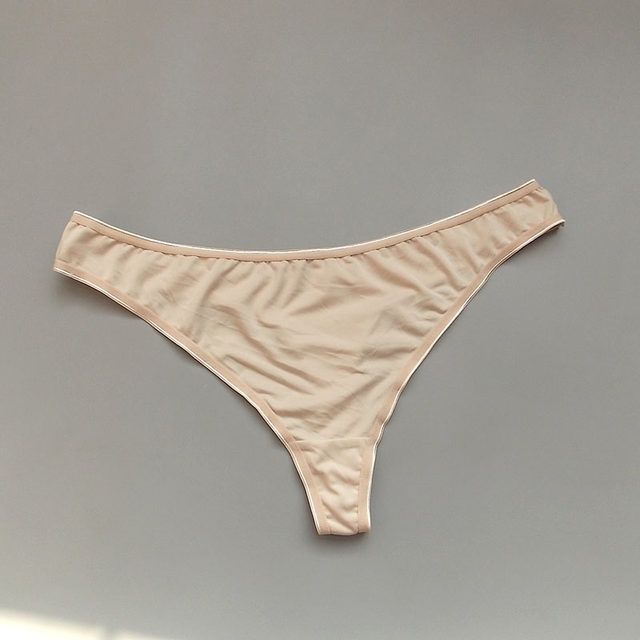 ລາຄາພິເສດ 5.8 ຢວນ ແນະນຳ Jianying JL fabric breathable and quick-drying sexy butt beautiful, low-waisted thong small M/L/XL/2XL