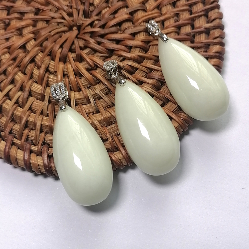 Shaanxi Xi'an blue field jade natural jade water drop pendant high stock quality ivory white style rich and elegant ornament