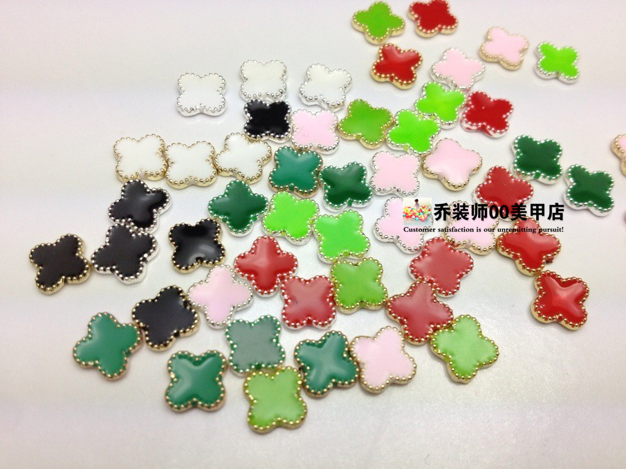 Medecor metal alloy ornament VCA Van Kart Jabao?Four leaves of grass decorated with colorful pentagonal stars