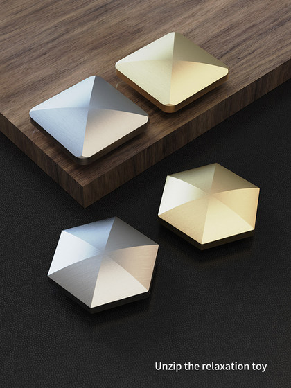 桌面动能小方块翻转指尖陀螺摸鱼神器小学生发光炫彩陀螺减压玩具