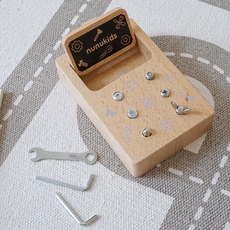 Children hand-eye coordination interactive game dismantling baby assembly screwing screw toy wooden tool busy plate nail