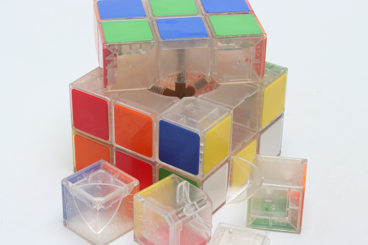 Yu Xin Zhi Sheng khối lập phương thứ ba lớn Rubik 8,85 cm 吼 sư tử khối thứ ba khối Rubik màu rắn không phai đồ chơi - Đồ chơi IQ đồ chơi bé gái