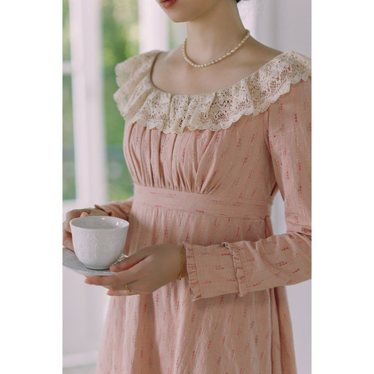 Tailor-made French vintage palace dress