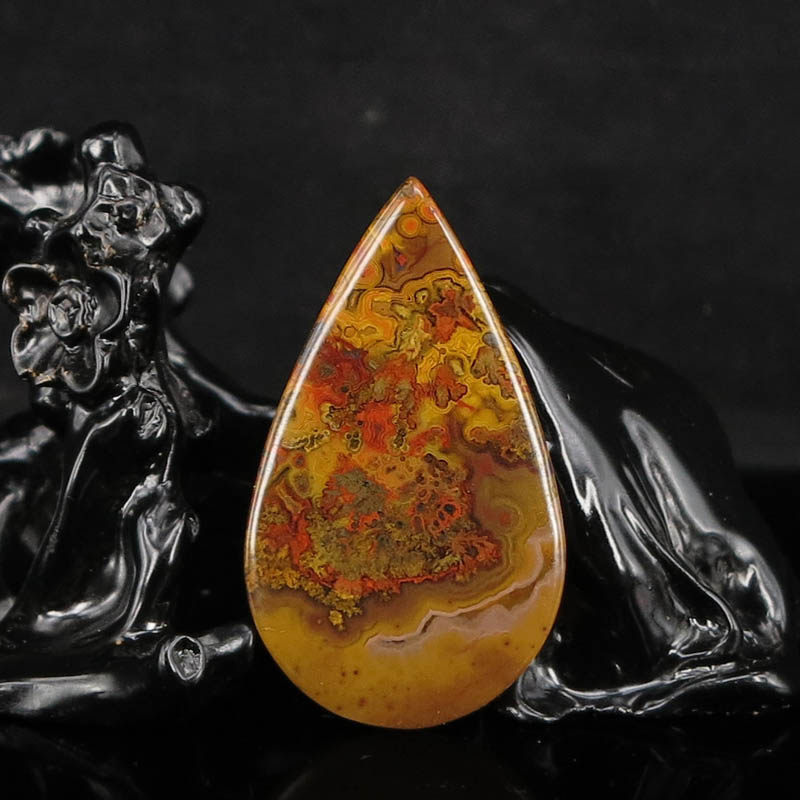 One price natural Warring States red agate pendant pendant water drop certificate