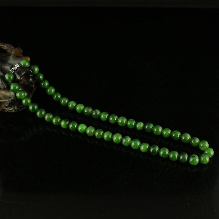 One-mouth price natural Xinjiang and Tian Yubei jade necklace delivery certificate