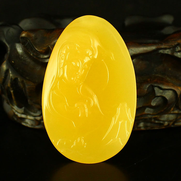 One-mouth price Indonesia's golden field yellow finely carved 32 gr pendant pendant pendant Guanyin sends certificate 