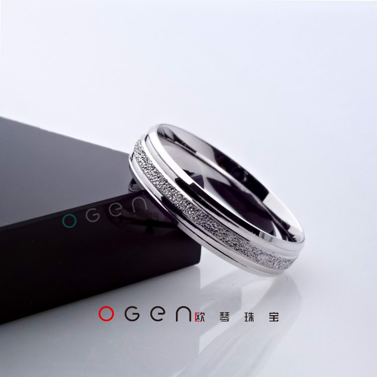 Platinum Boutique Inner Arc to the ring pt950 Nail Sand Craft Lovers Ring Ochen Jewels