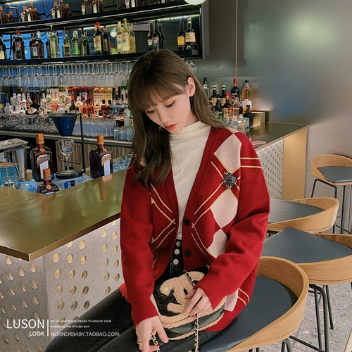 Жареная уличная родительская семья -Семейная семья Семейство Весна Весной Девочки вязание кардиг 2024 Новый год Новогоднего Новогоднего Свитера канун и дочери.