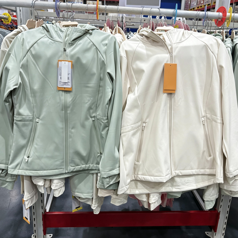Sam's Club Free Country Women's Softshell Water-Repellent Jacket Outdoor Zipper Long Sleeve Jacket with Adjustable Waist Sam's Club Free Country Women's Softshell Water-Repellent Jacket Outdoor Zipper Long Sleeve Jacket with Adjustable Waist