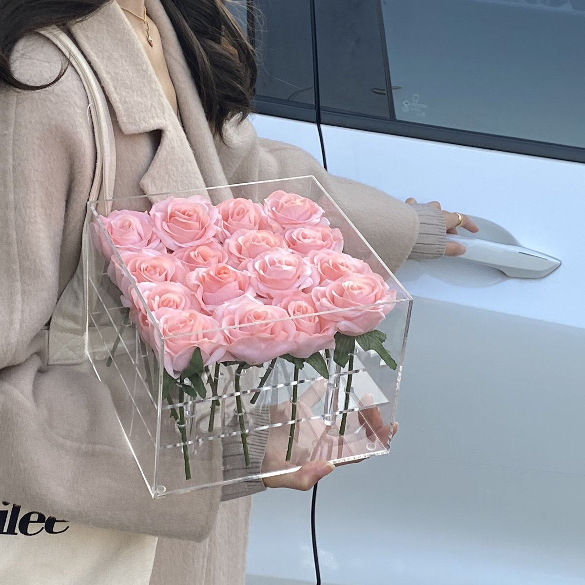 ins Seven New Year's Eve Acrylic Flowers Box Pendulum square Rose emulation Flower gift box Valentine's Day Birthday Gift Advanced