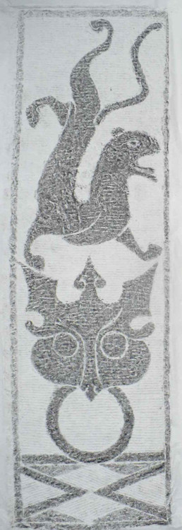 The Han paintings are like a set of stone tubings.