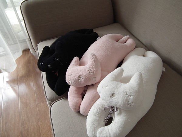 Export Japan ultra soft feather cotton tricolor lying cat