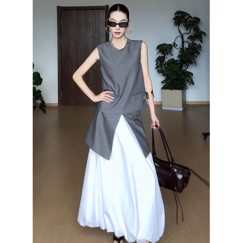 Cizzlemore【Light and Comfortable】Stylish Sleeveless Blazer Vest with Floral Pleated Skirt Set
