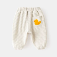 Молочно-белый