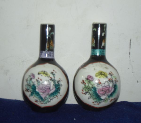 Ceramic wine bottle collection 583 ½ catty under glazed and beautifully intact wine bottle pair