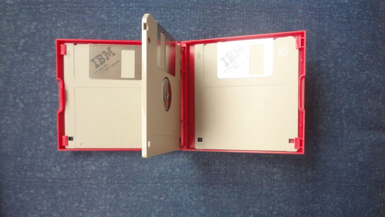 IBM floppy 3-piece fit 3 5 inch disk 1 44M per case RMB100