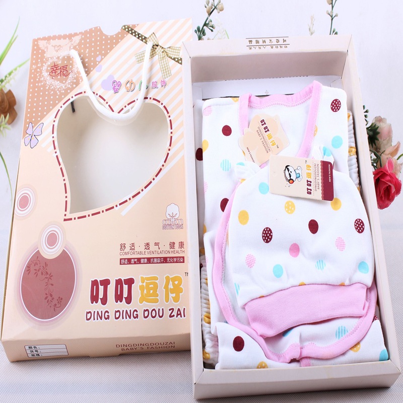 Coffret cadeau pour nouveau-né - vêtements - Ref 1957641 Image 11