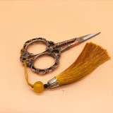 [Доставка SU] Сливы Blossom Ножницы поперечная вышивка ножницы инструмент инструмент инструмент ножницы красочные ножницы ретро скорость кожи