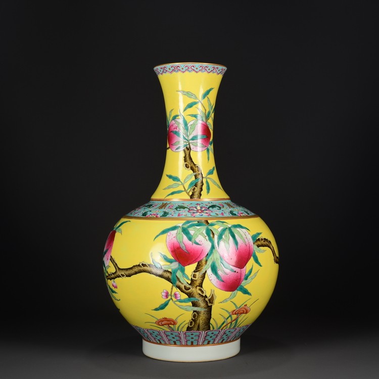 清乾隆黄釉粉彩九桃赏瓶海外回流古玩古董艺术品收藏