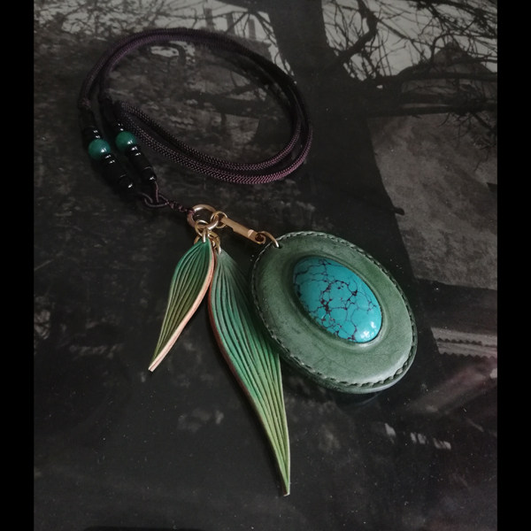 Handmade leather clothing custom-made green cowhide carved painted inlaid turquoise women's necklace sweater chain pendant