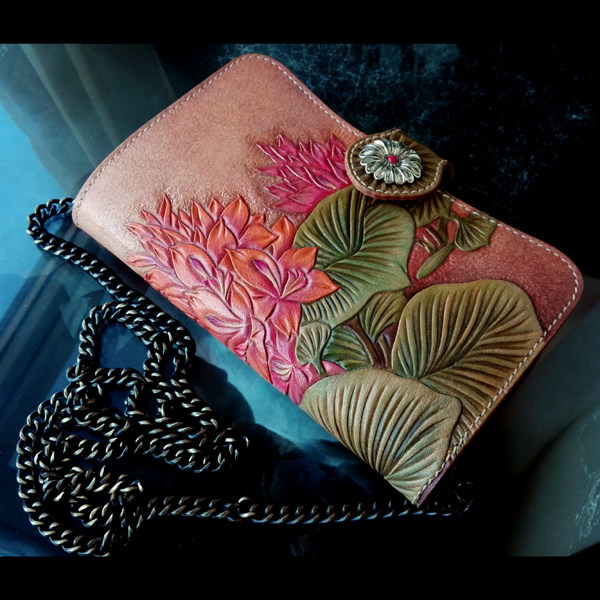 Handmade Cow Leather Men's Bags Women's Bags Tailor-made Bull Leather Sculptures Flower Leather Sculptures Painted Water Floating Lotus Women's Hand Grip Bag Satchel