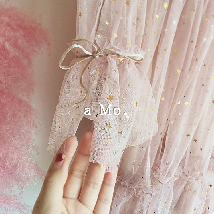 Người nổi tiếng cởi váy xòe dưới váy tay áo siêu sáng bóng tay áo xuyên thấu lưới váy ren cổ tích 	váy chít eo	
