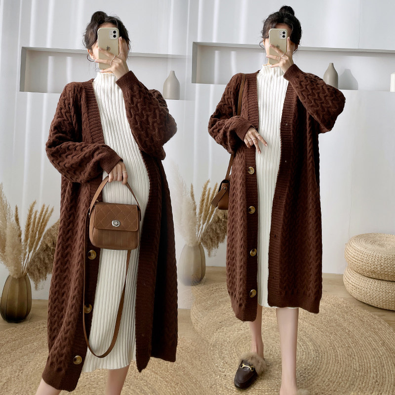 Japanese pregnant woman coat autumn and winter outside wearing two sets of casual knit long sleeve blouses loose large size pregnant woman foreign dress