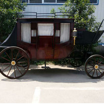  Royal carriage Retro sightseeing car European-style carriage double-row Royal special carriage furnishings can add air conditioning to sit people