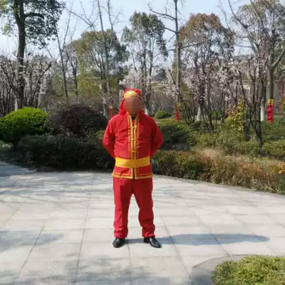 Golden wedding movie props Chinese sedan car fu service of the dragon and lion dances serving gongs and drums service sedan chair clothes car fu service