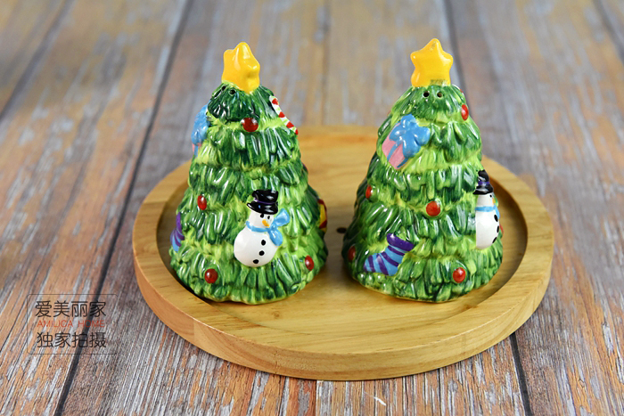 Foreign Order Jcpenney Christmas Tree Hand-Painted Ceramic Salt and Pepper Shaker Seasoning Bottle Table Decoration Barbecue Ornament