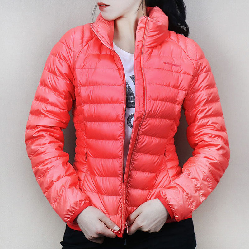 Женские спортивные пуховики купить. Адидас Нео куртка женская. Куртка адидас Нео женская зимняя. Адидас Нео пуховик женский красный. Пуховик женский адидас fl0042.