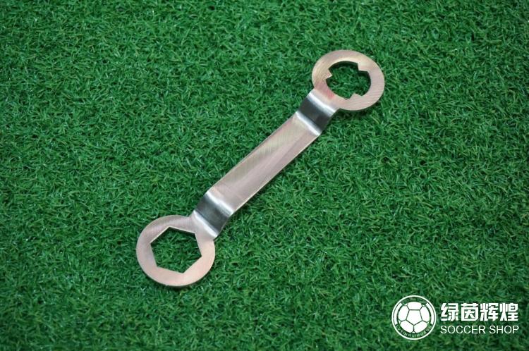 17-year-old green brilliant SG football shoes nail remover nail remover stainless steel engraving