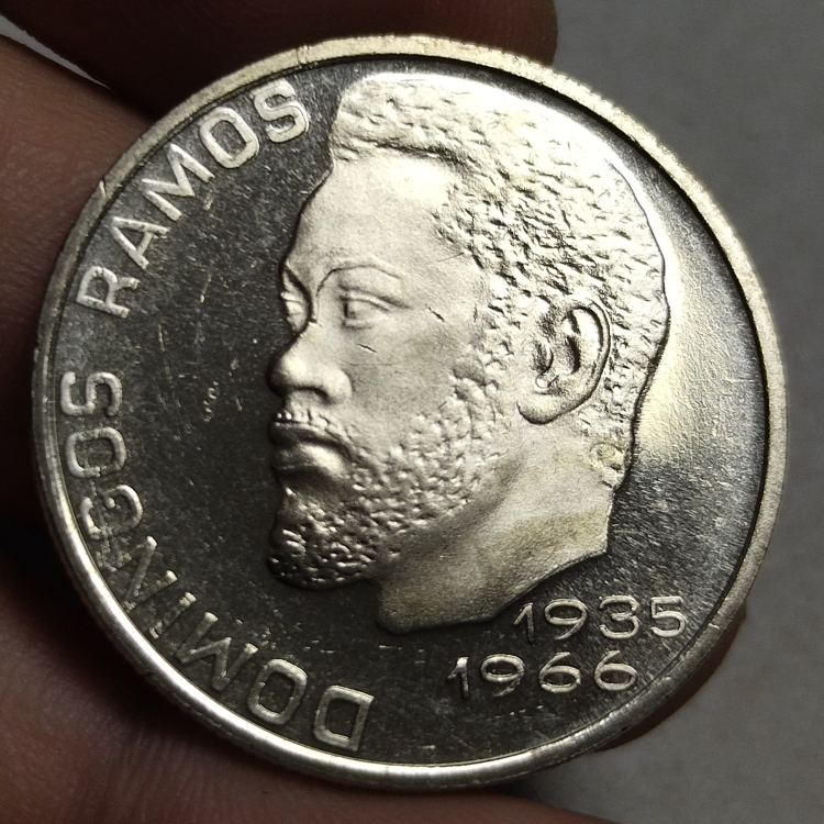 (Rare currency) Cape Verde 1982 coin large diameter 31MM brand new 7219