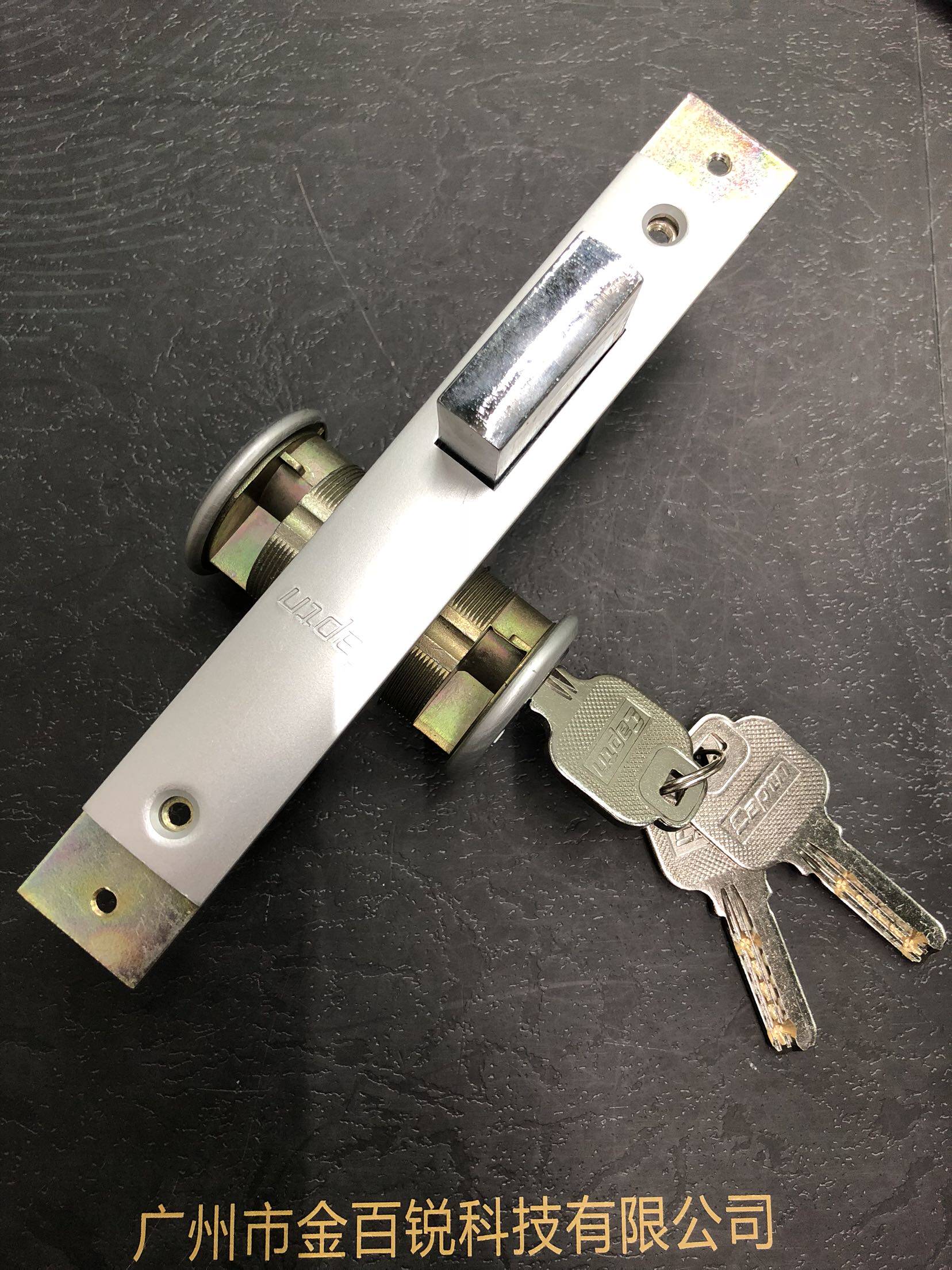 Old-fashioned weighted aluminum alloy framed glass door lock KFC bank door round head square tongue lock edge strip length 162mm