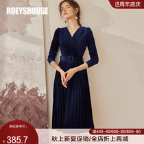 Luo Yi temperament V-neck velvet dress womens new elegant evening dress large swing velvet pleated skirt 01094